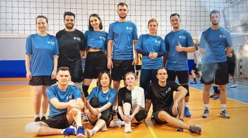Волейбольная команда группы КТБ участвует в турнире по волейболу с командами ведущих застройщиков страны!