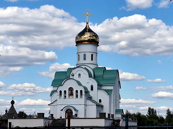 Храмовый комплекс на Москве-реке в Братеево 